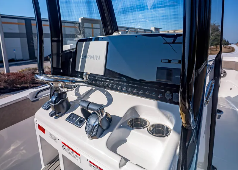 Slide: The Image of Sea Hunt Gamefish 27 Coffin Box 2026 - 24