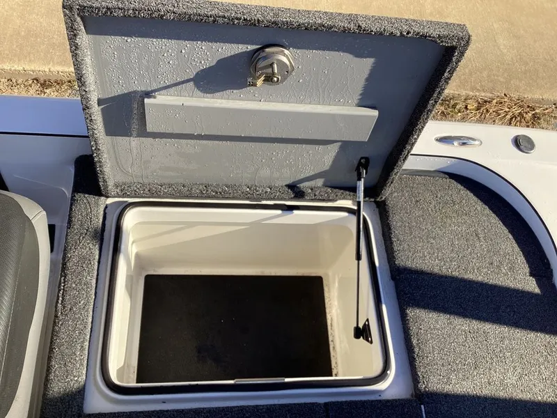 Slide: The Image of Caymas CX 20 PRO 2023 - 13