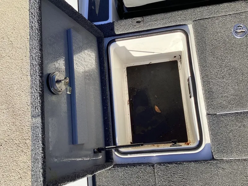 Slide: The Image of Caymas CX 20 PRO 2023 - 16