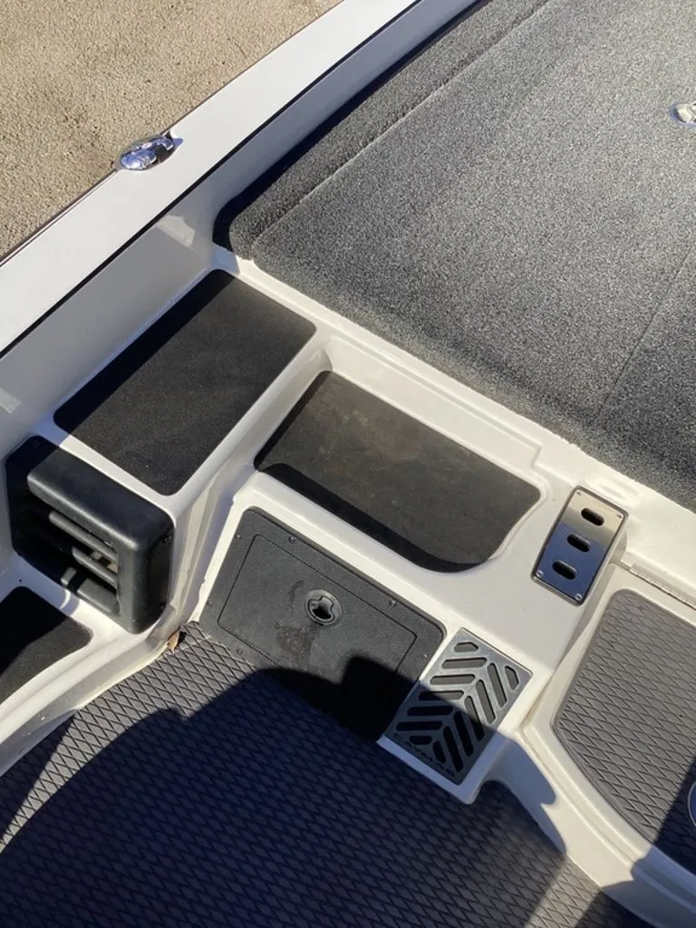 Slide: The Image of Caymas CX 20 PRO 2023 - 28