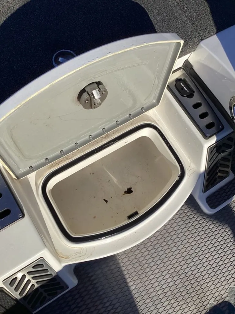 Slide: The Image of Caymas CX 20 PRO 2023 - 29