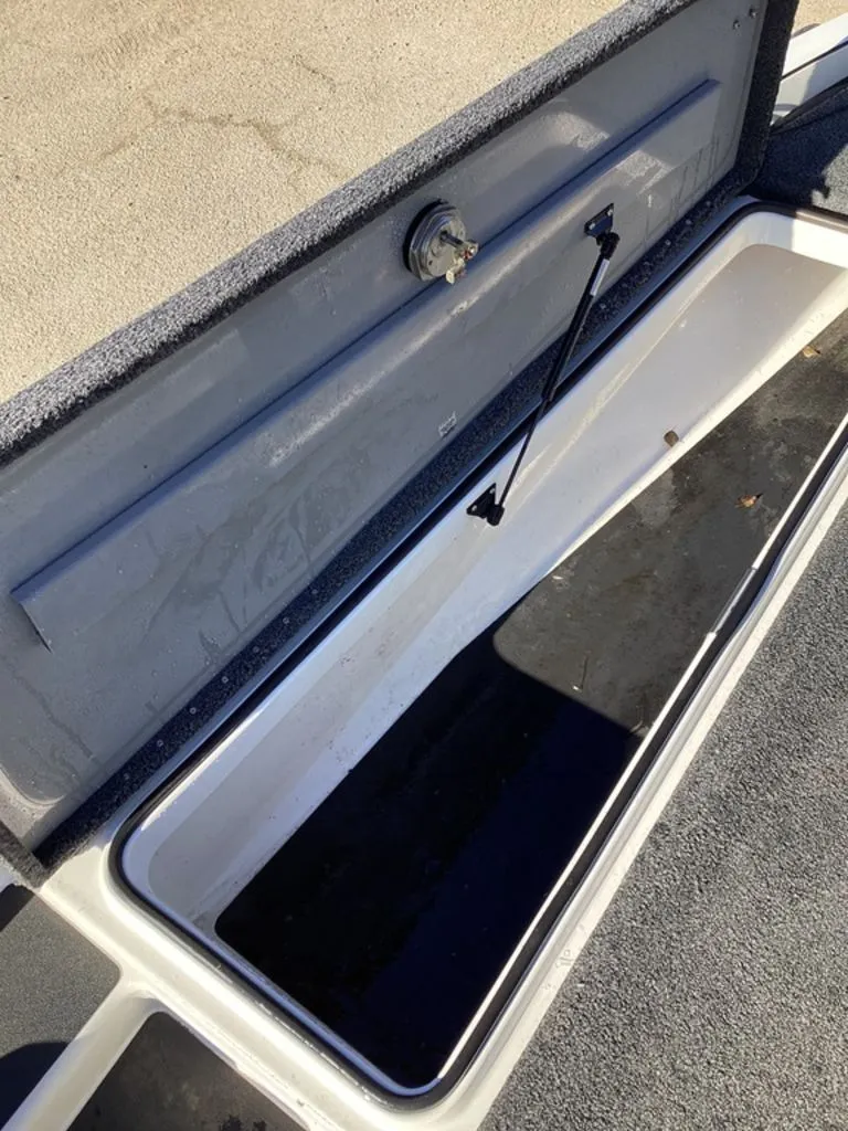 Slide: The Image of Caymas CX 20 PRO 2023 - 35