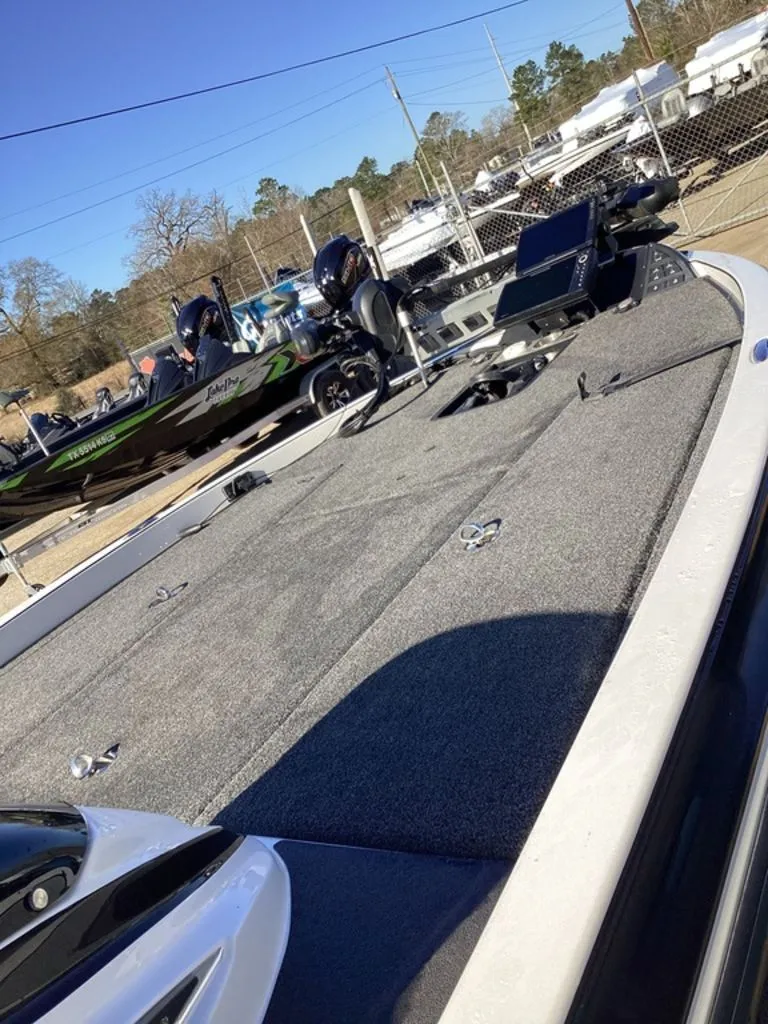 Slide: The Image of Caymas CX 20 PRO 2023 - 9