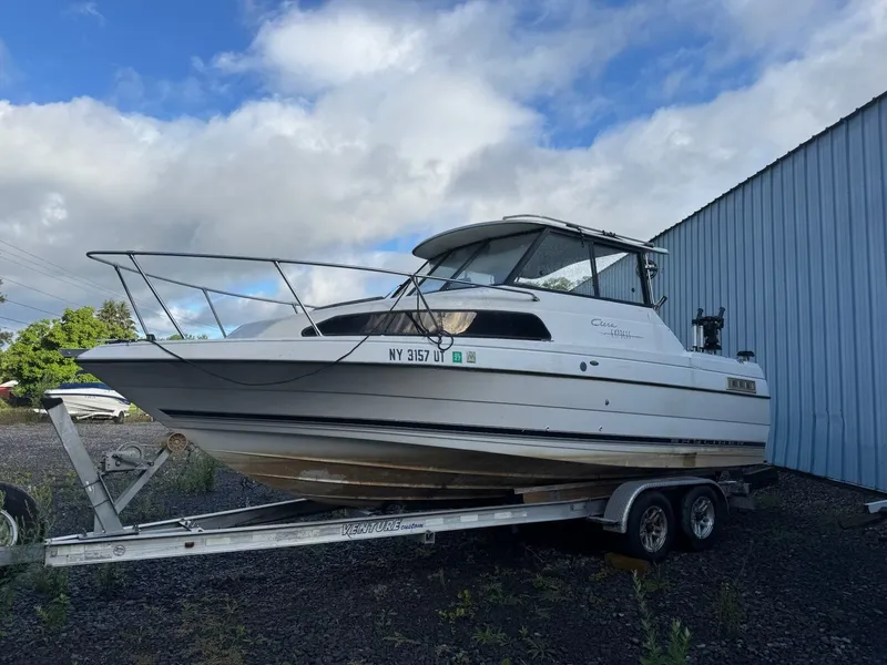 The Image of Bayliner Cruiser 2252 1999 - 1