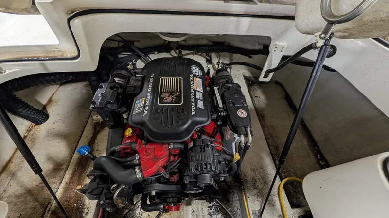 Slide: The Image of Cobalt Bowrider 212 2007 - 9