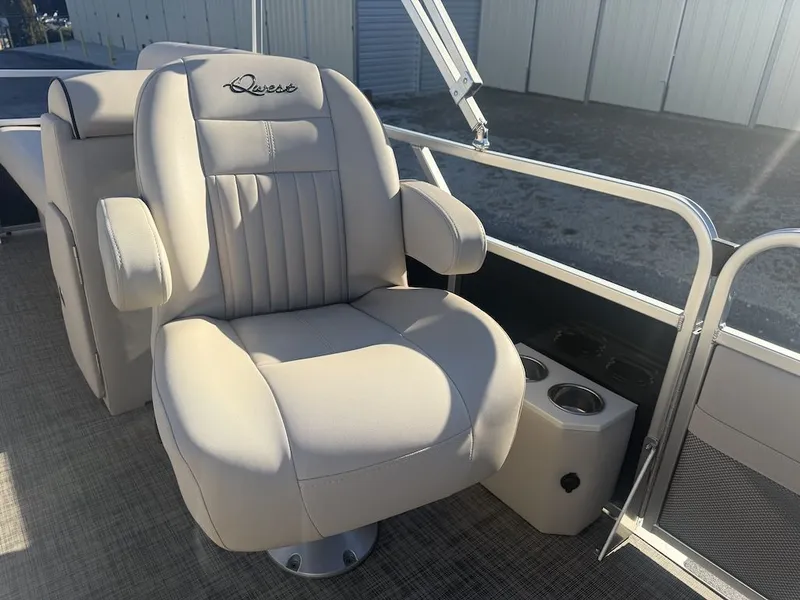 Slide: The Image of Qwest 822-24 2018 - 10