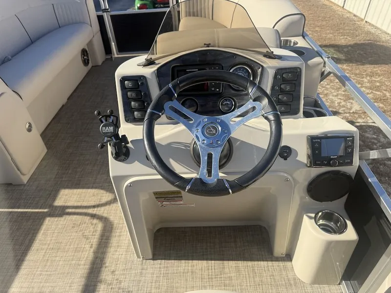 Slide: The Image of Qwest 822-24 2018 - 13