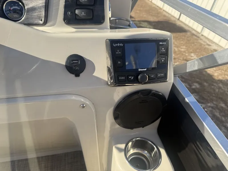 Slide: The Image of Qwest 822-24 2018 - 14