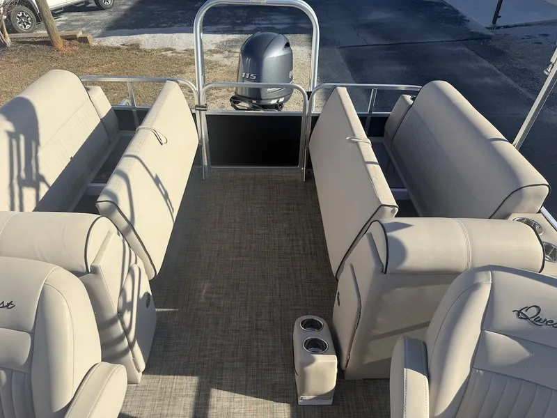 Slide: The Image of Qwest 822-24 2018 - 21