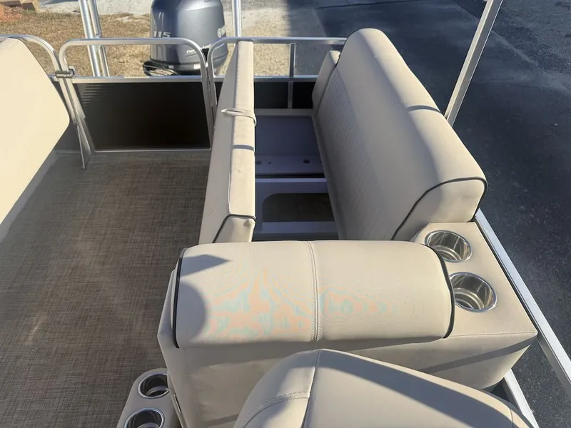 Slide: The Image of Qwest 822-24 2018 - 22