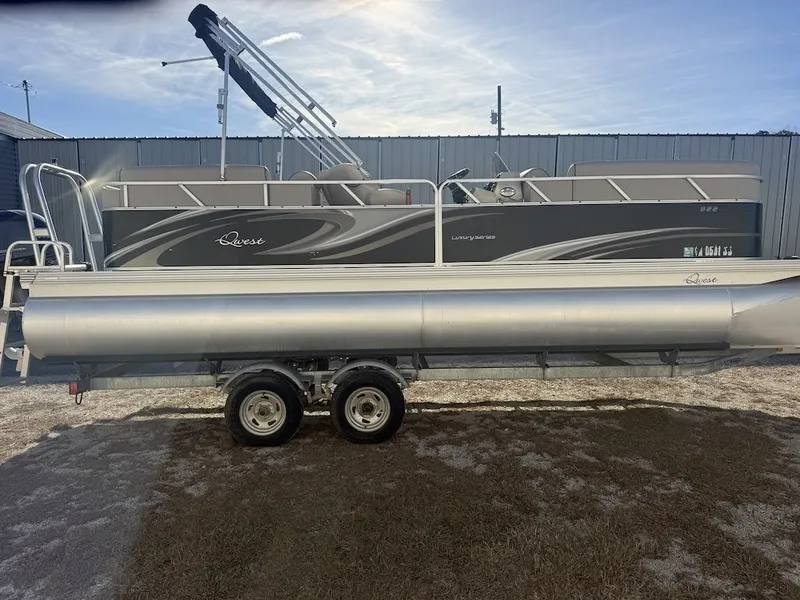 Slide: The Image of Qwest 822-24 2018 - 3