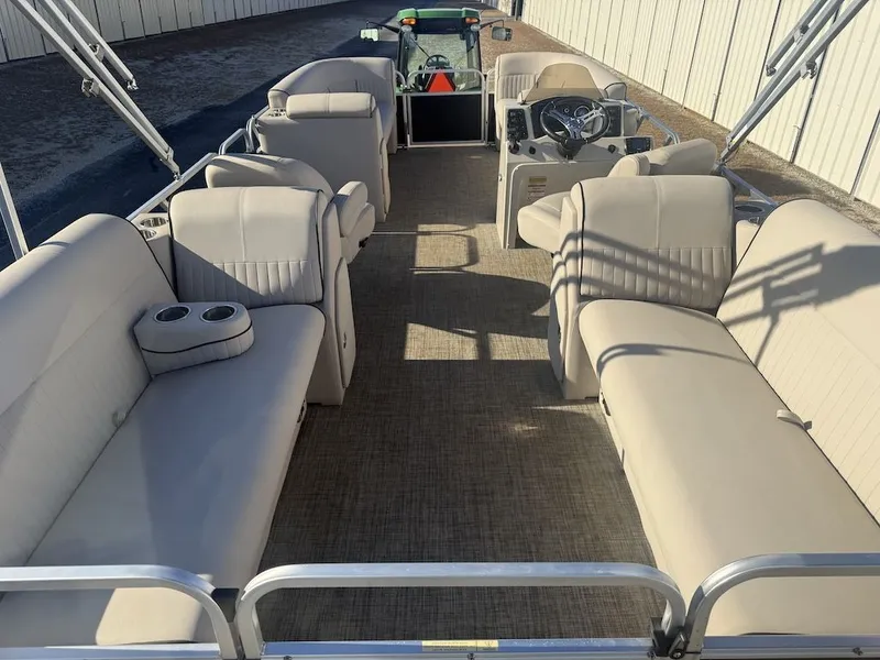 Slide: The Image of Qwest 822-24 2018 - 7