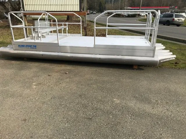 Slide: The Image of Hotwoods Pontoons Aluma Sport 716 2025 - 13