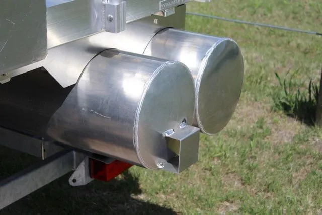 Slide: The Image of Hotwoods Pontoons Aluma Sport 716 2025 - 15