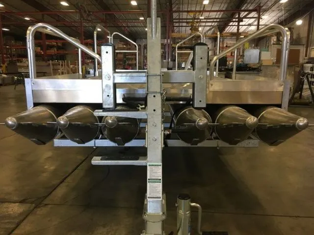 Slide: The Image of Hotwoods Pontoons Aluma Sport 716 2025 - 4