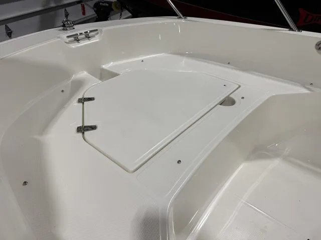 Slide: The Image of Boston Whaler 160 Super Sport 2019 - 13