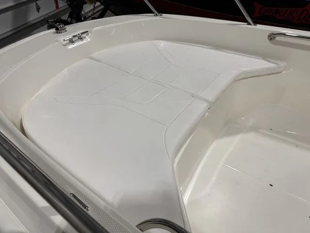 Slide: The Image of Boston Whaler 160 Super Sport 2019 - 15