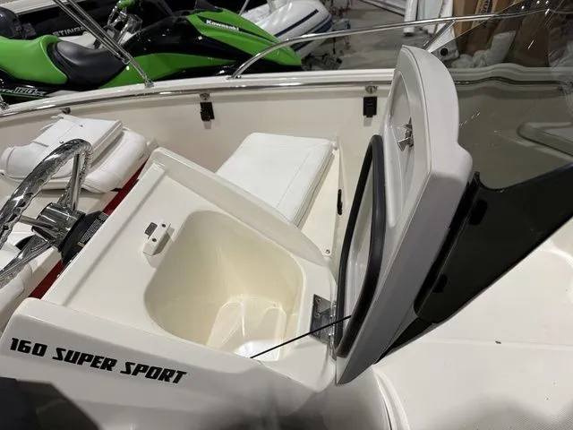 Slide: The Image of Boston Whaler 160 Super Sport 2019 - 16