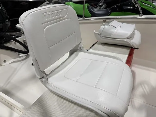 Slide: The Image of Boston Whaler 160 Super Sport 2019 - 6