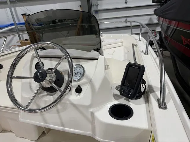 Slide: The Image of Boston Whaler 160 Super Sport 2019 - 7
