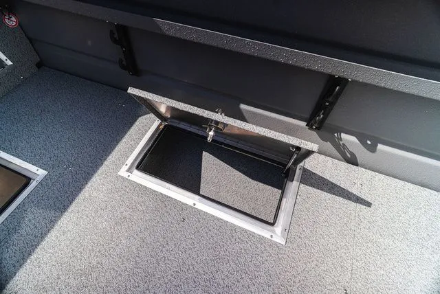 Slide: The Image of Thunder Jet Alexis Pro 24' 2026 - 10