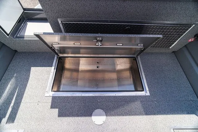 Slide: The Image of Thunder Jet Alexis Pro 24' 2026 - 11