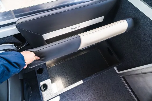 Slide: The Image of Thunder Jet Alexis Pro 24' 2026 - 18