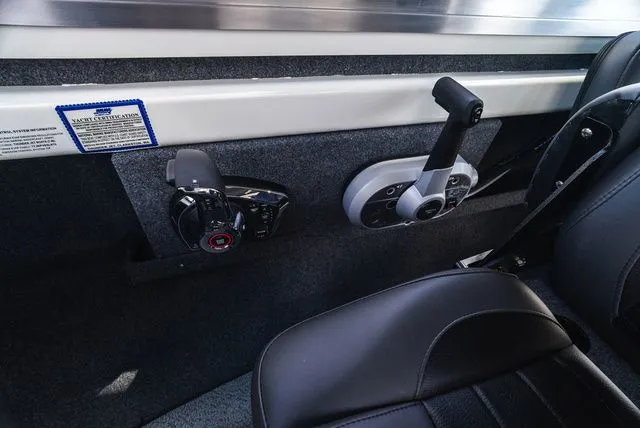 Slide: The Image of Thunder Jet Alexis Pro 24' 2026 - 22