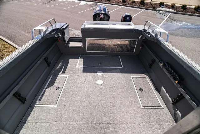 Slide: The Image of Thunder Jet Alexis Pro 24' 2026 - 6