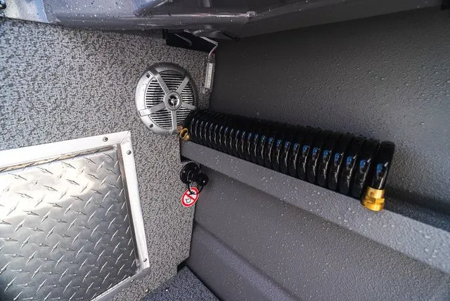 Slide: The Image of Thunder Jet Alexis Pro 24' 2026 - 9