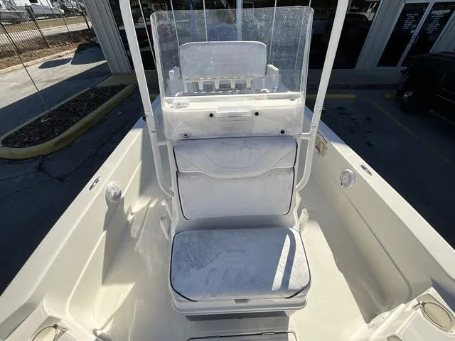 Slide: The Image of Skeeter SX240 2020 - 11