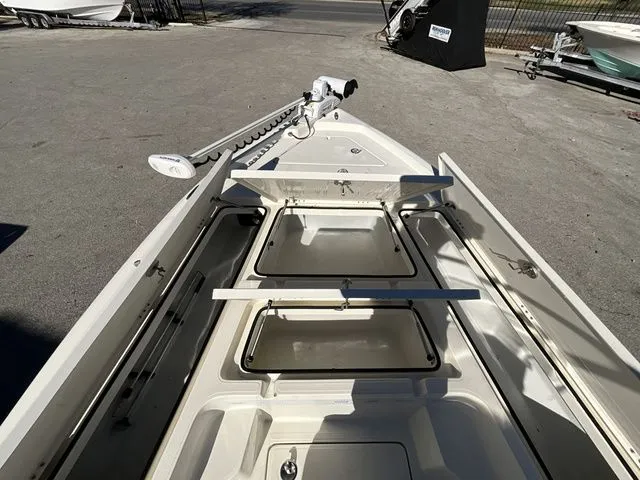 Slide: The Image of Skeeter SX240 2020 - 12