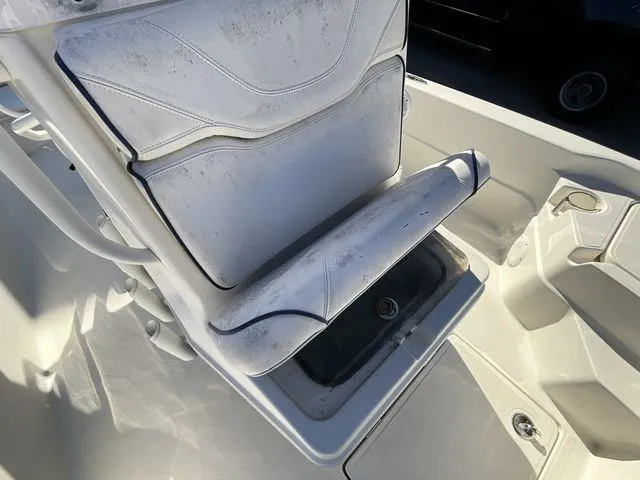 Slide: The Image of Skeeter SX240 2020 - 14