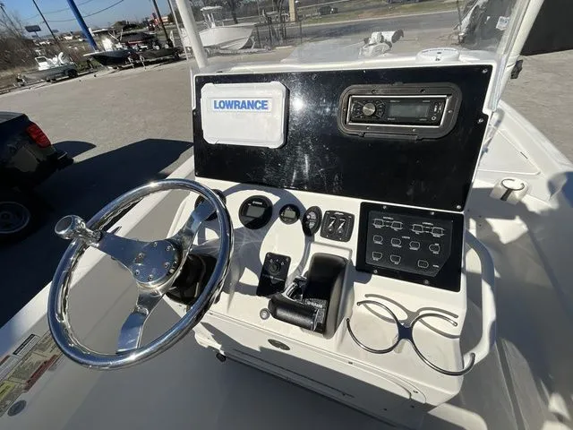 Slide: The Image of Skeeter SX240 2020 - 15