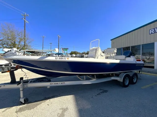 Slide: The Image of Skeeter SX240 2020 - 5