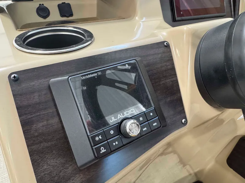 Slide: The Image of Harris Sunliner 230 2021 - 14