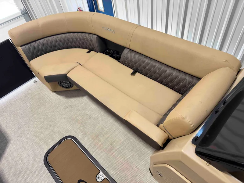 Slide: The Image of Harris Sunliner 230 2021 - 16