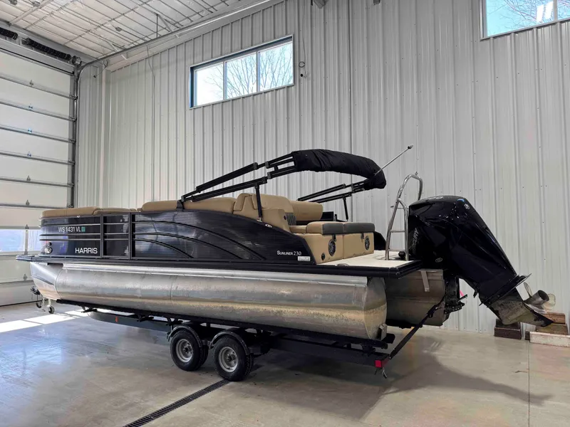 Slide: The Image of Harris Sunliner 230 2021 - 3