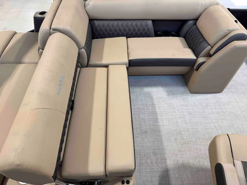 Slide: The Image of Harris Sunliner 230 2021 - 8