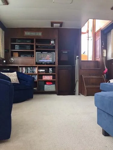 Slide: The Image of Hatteras Cockpit Motoryacht 1983 - 2