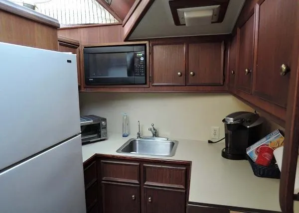 Slide: The Image of Hatteras Cockpit Motoryacht 1983 - 4