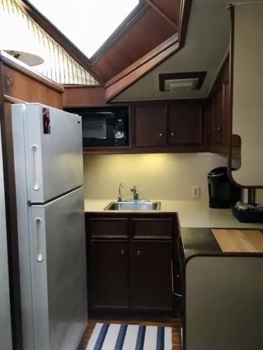 Slide: The Image of Hatteras Cockpit Motoryacht 1983 - 5
