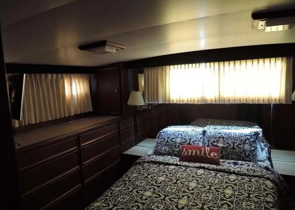 Slide: The Image of Hatteras Cockpit Motoryacht 1983 - 6