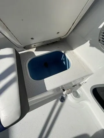 Slide: The Image of Tahoe 450 TS 2018 - 13