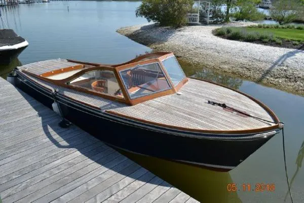 Slide: The Image of Latitude 46 Lady Scarlett 2003 - 1