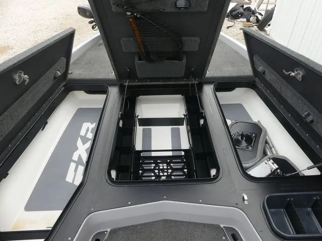 Slide: The Image of Skeeter FXR21 Limited 2022 - 21