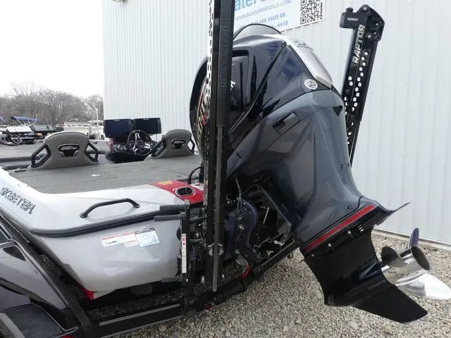 Slide: The Image of Skeeter FXR21 Limited 2022 - 4