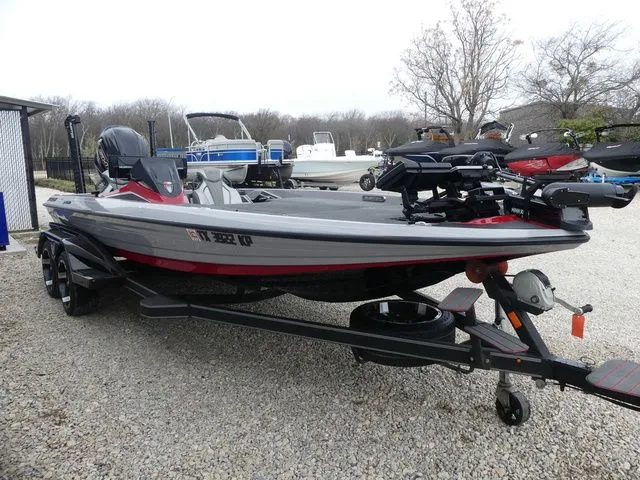 Slide: The Image of Skeeter FXR21 Limited 2022 - 8