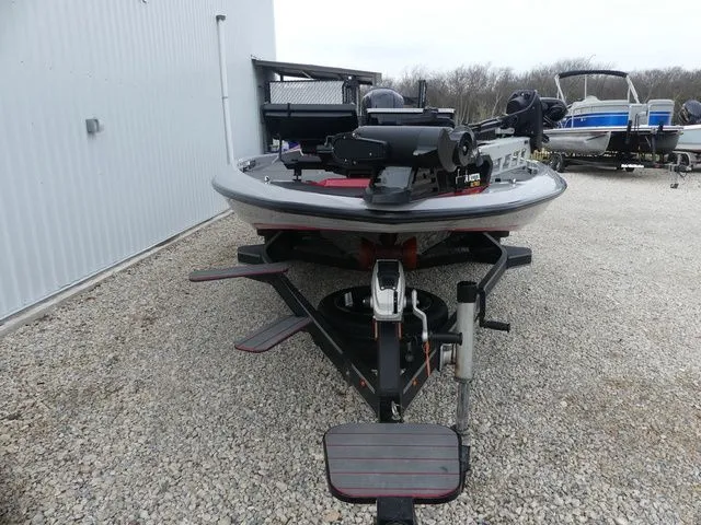 Slide: The Image of Skeeter FXR21 Limited 2022 - 9