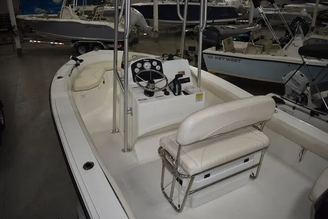 Slide: The Image of Mako 184 Center Console 2014 - 15